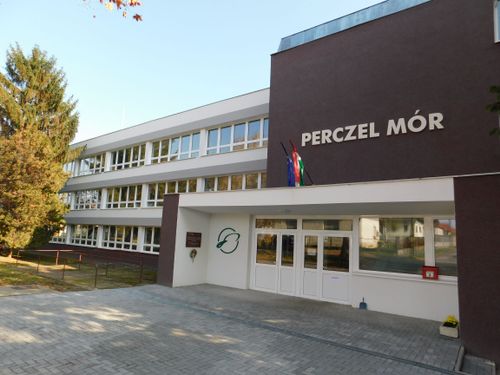 Borító kép a Tolna Vármegyei SZC Perczel Mór Technikum és Kollégium intézményről