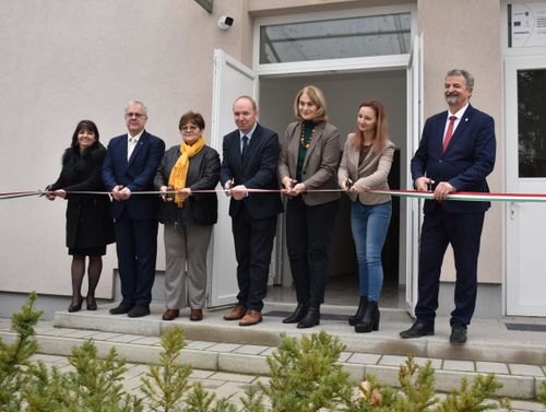 Új asztalos tanműhelyt és kollégiumi étkezőt adtunk át