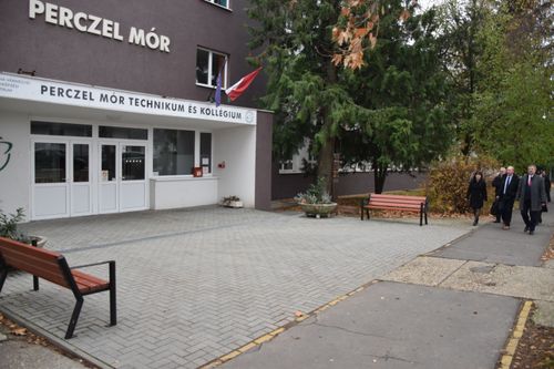 perczeltanműhelyátadó (32).JPG